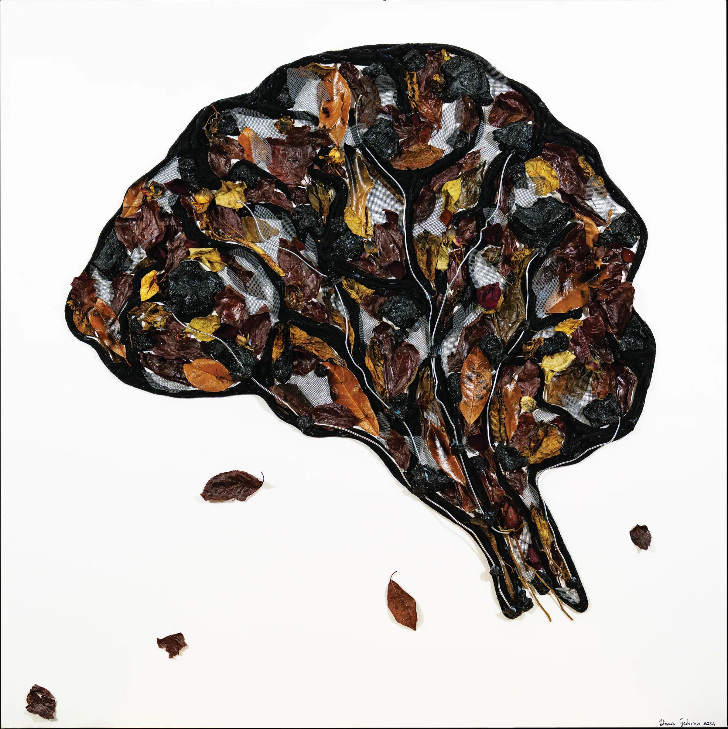 Terra alla Terra (terza tela) — foglie secche, polistirolo, fil di ferro, 90×90 cm.